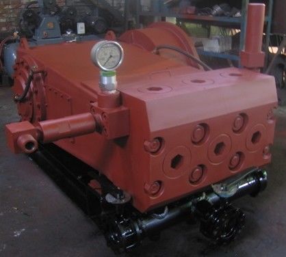 300KW, Aliran 13-80m³ / M, 10-70MPa, Pompa Fraktur Untuk Pembilasan / Penyemenan Sumur Ladang Minyak